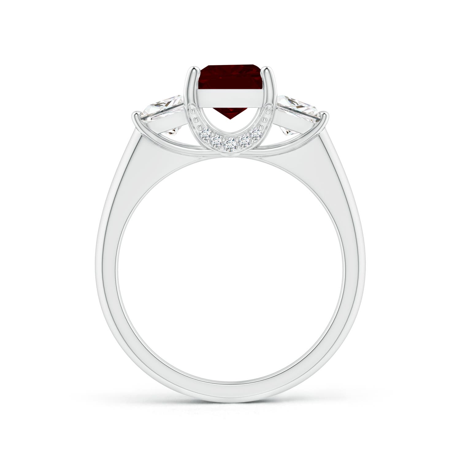 AA - Garnet / 2.19 CT / 14 KT White Gold