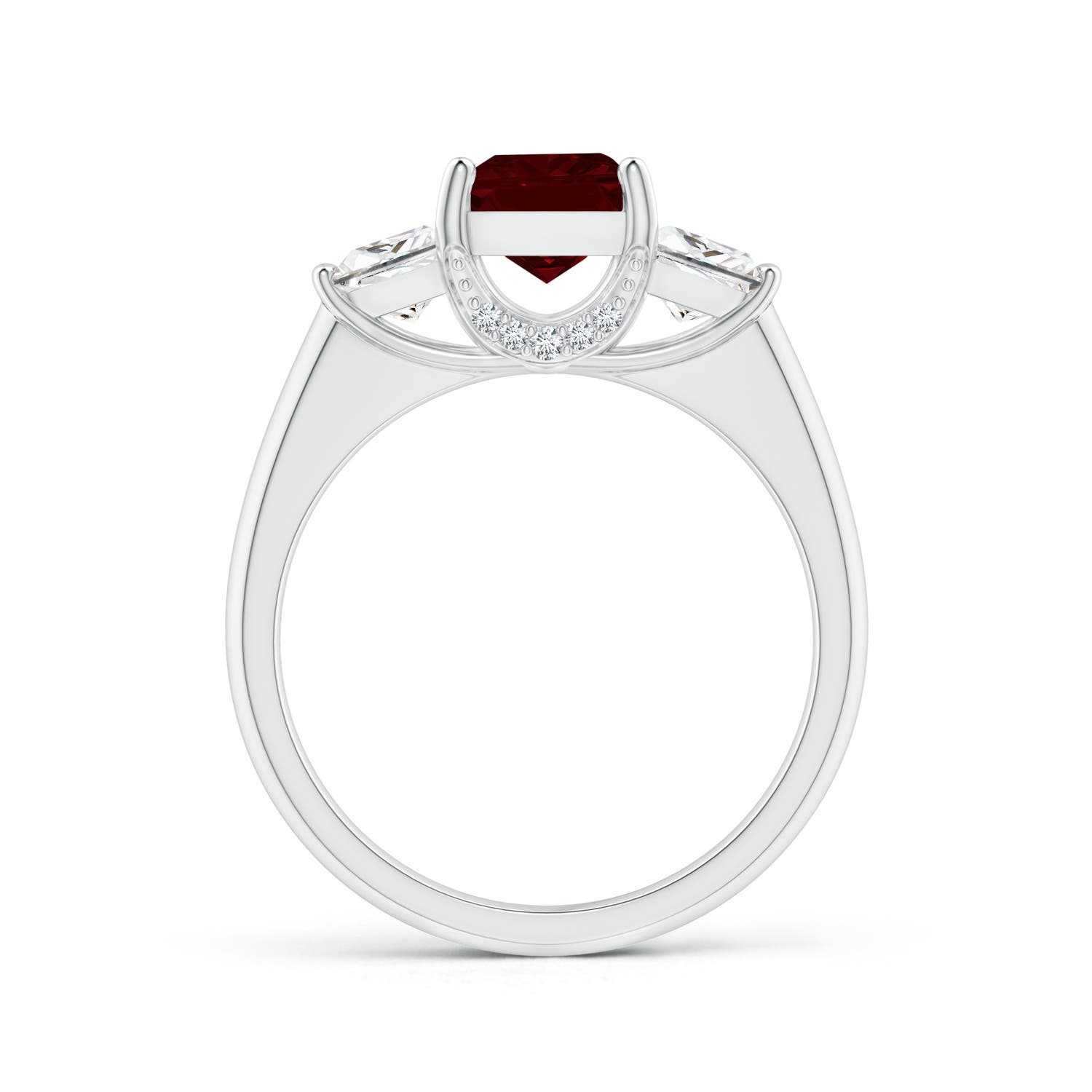 AAA - Garnet / 2.19 CT / 14 KT White Gold