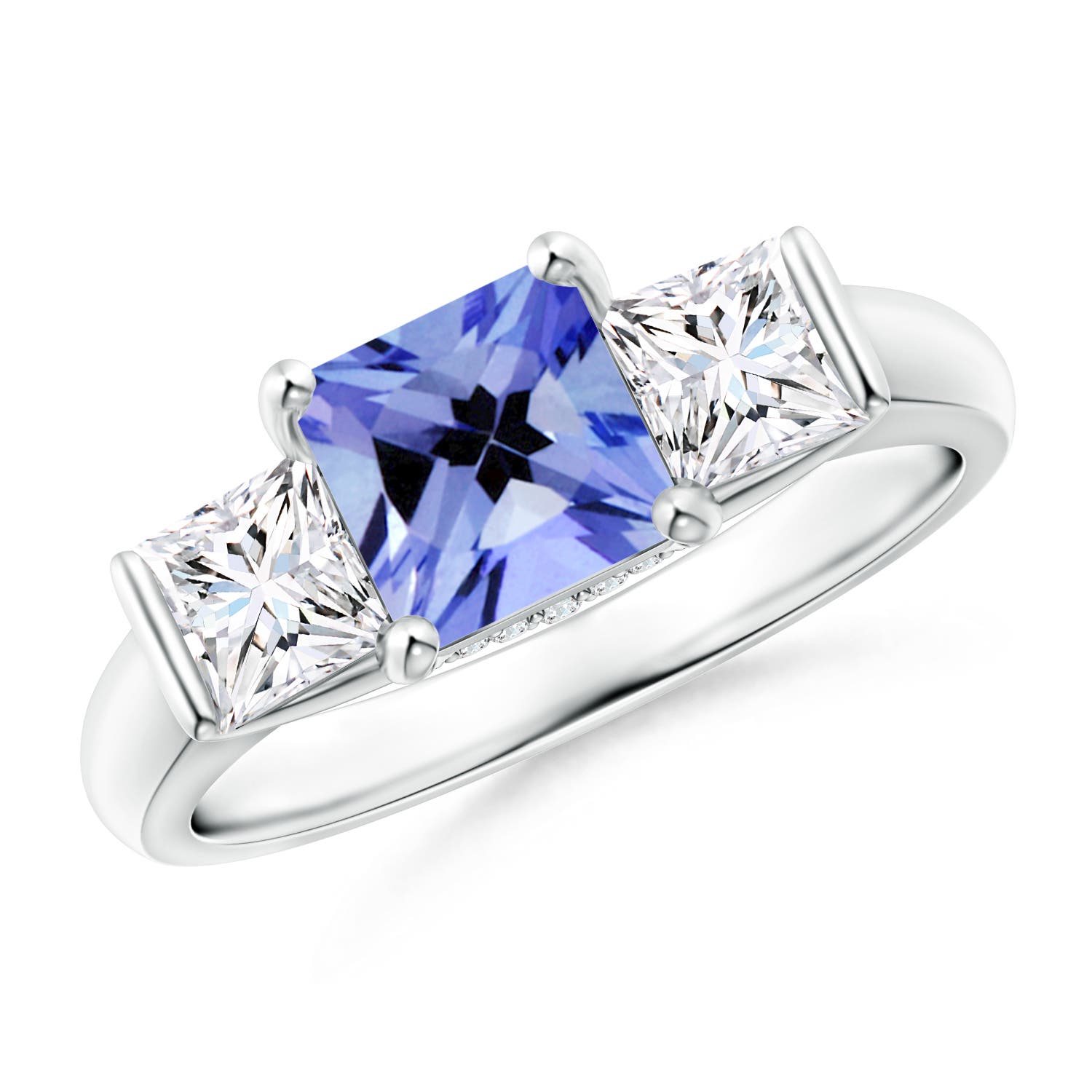 AA - Tanzanite / 1.89 CT / 14 KT White Gold