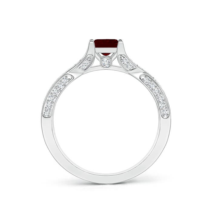 AA - Garnet / 1.1 CT / 14 KT White Gold