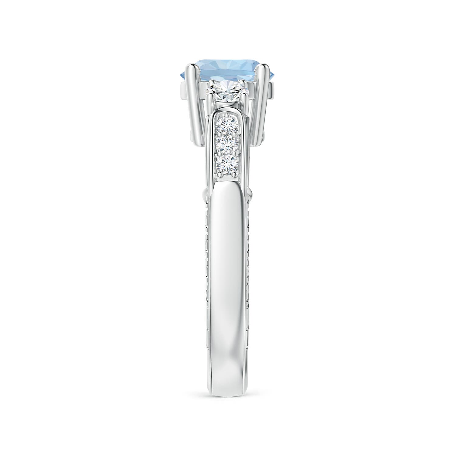 AA - Aquamarine / 1.58 CT / 14 KT White Gold