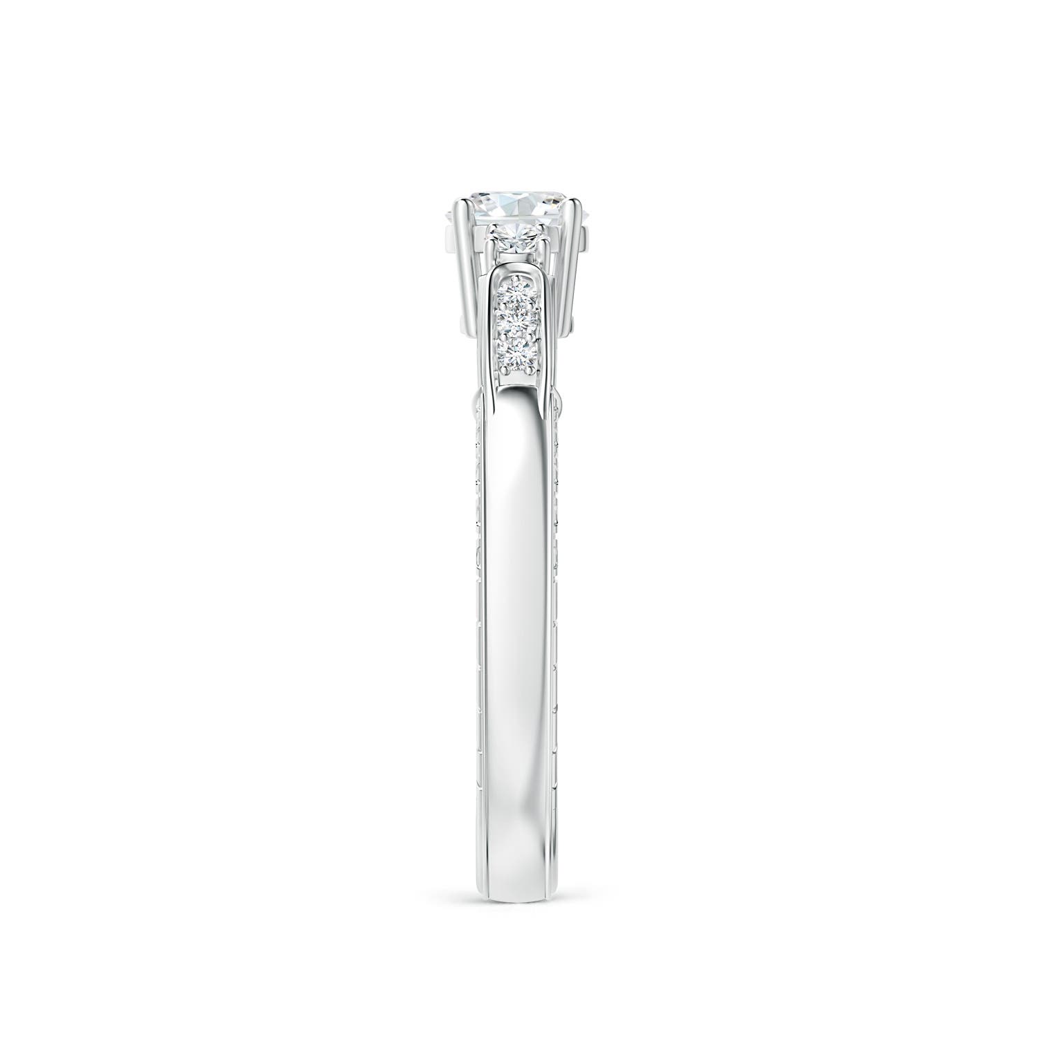 G, VS2 / 0.6 CT / 14 KT White Gold