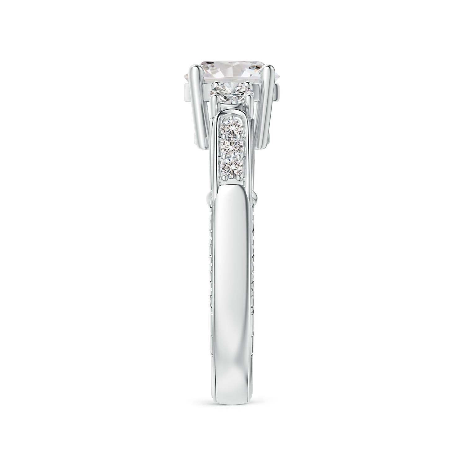 I-J, I1-I2 / 1.76 CT / 14 KT White Gold