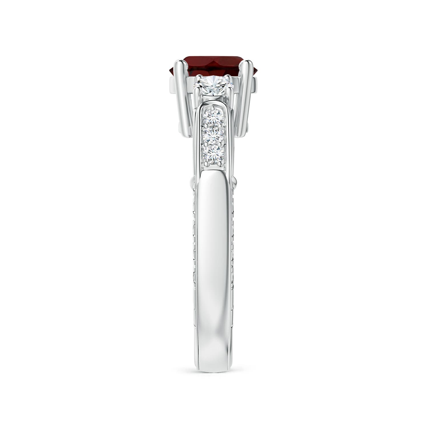 AA - Garnet / 1.96 CT / 14 KT White Gold