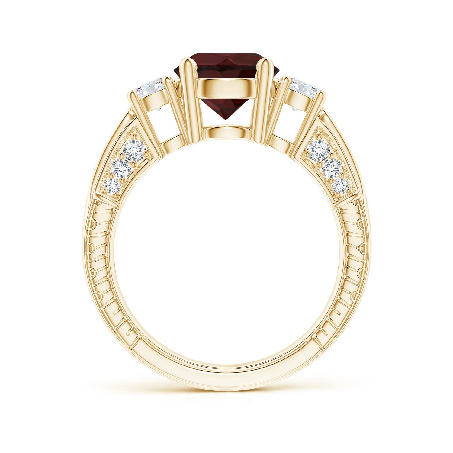 A - Garnet / 2.8 CT / 14 KT Yellow Gold