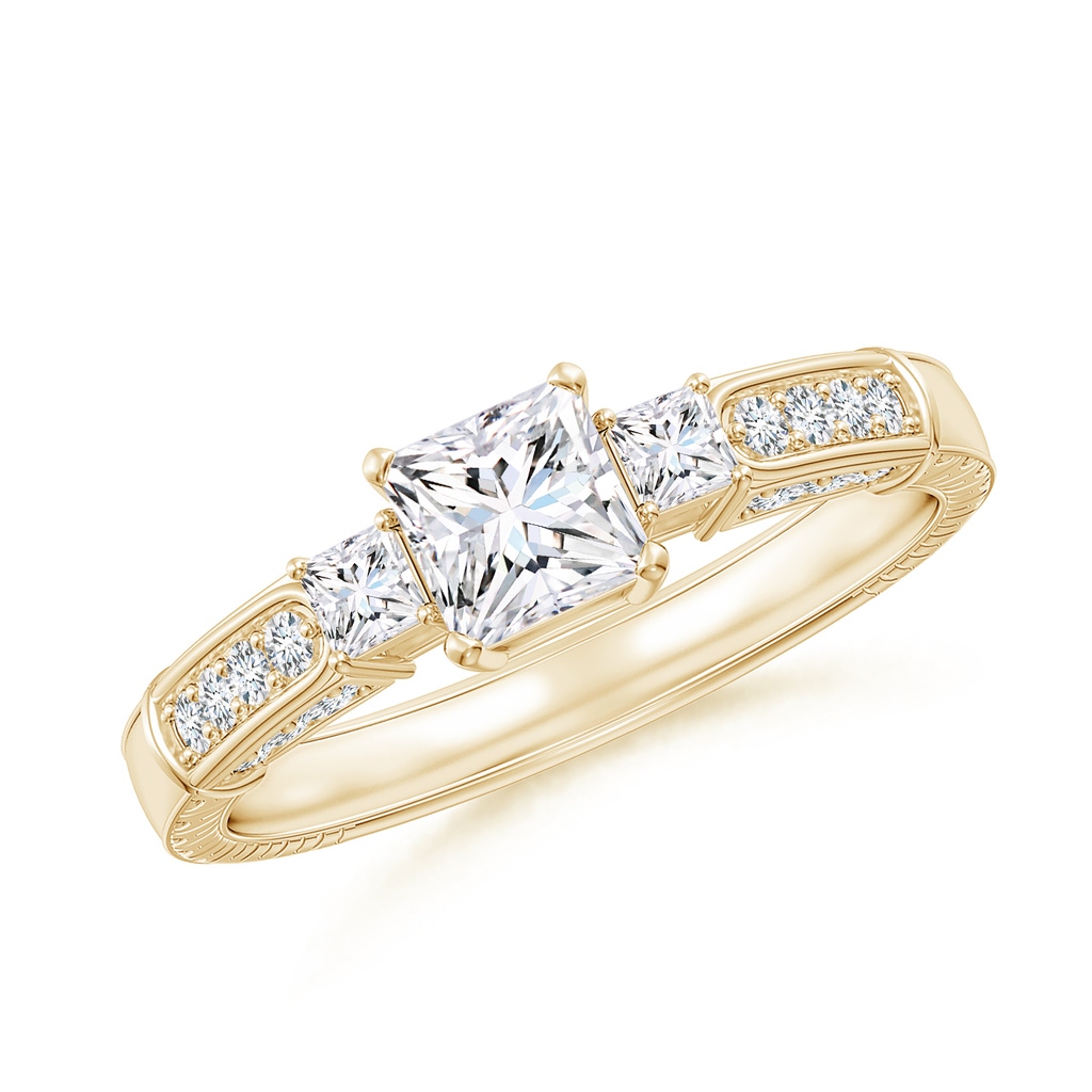 4.5mm GVS2 Princess-Cut Diamond Three Stone Ring in Yellow Gold