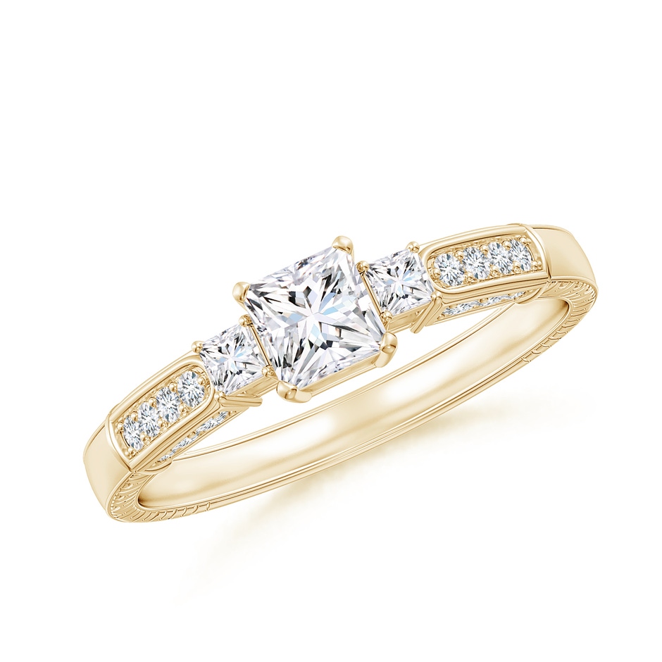 4mm GVS2 Princess-Cut Diamond Three Stone Ring in Yellow Gold 