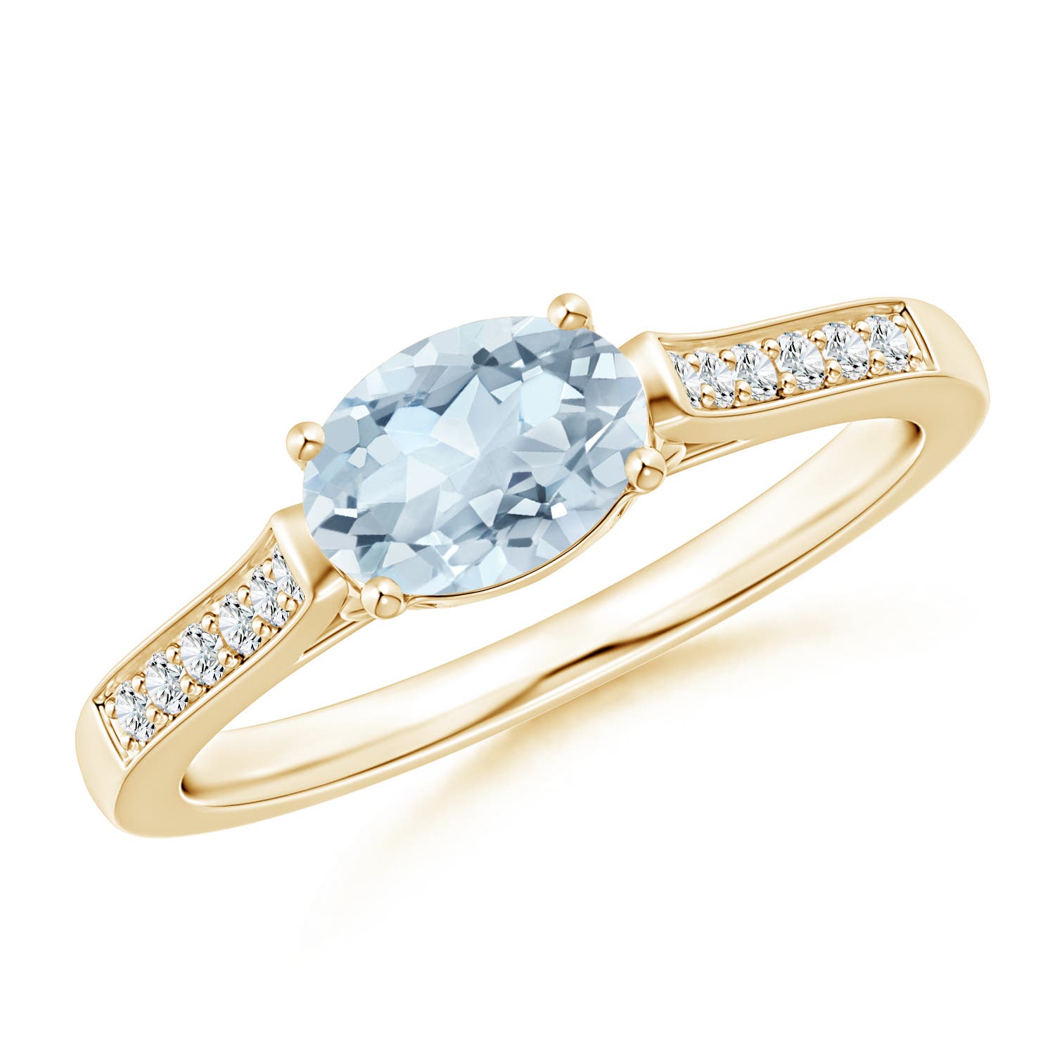 A - Aquamarine / 0.72 CT / 14 KT Yellow Gold