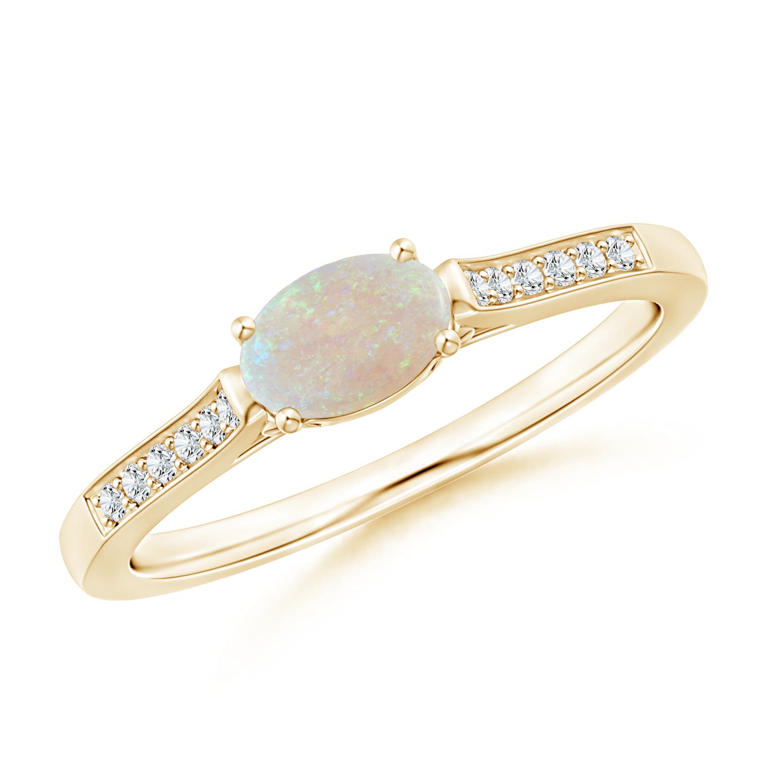 AA - Opal / 0.38 CT / 14 KT Yellow Gold