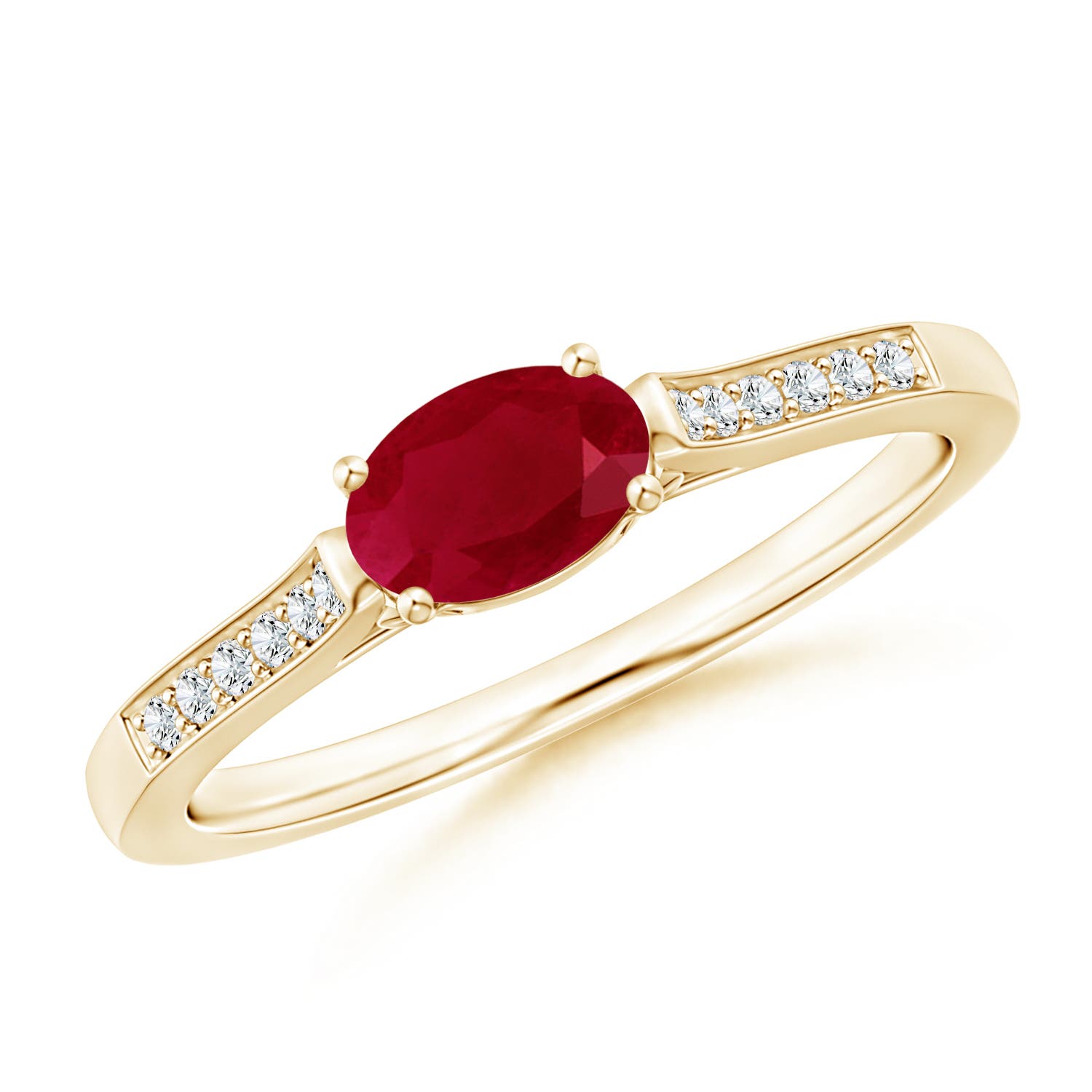 AA - Ruby / 0.7 CT / 14 KT Yellow Gold