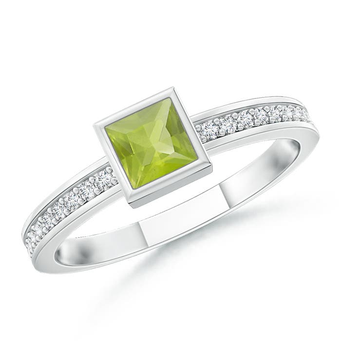 AA - Peridot / 0.26 CT / 14 KT White Gold