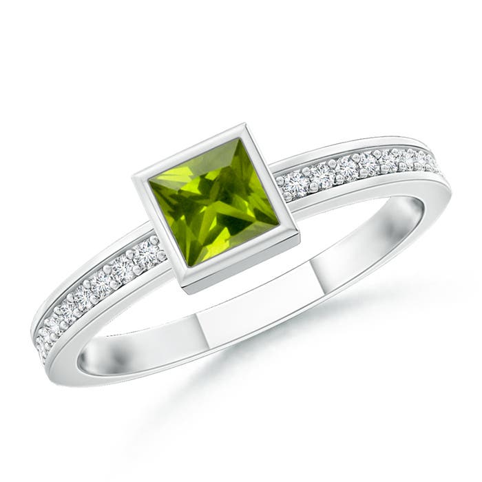 AAA - Peridot / 0.26 CT / 14 KT White Gold