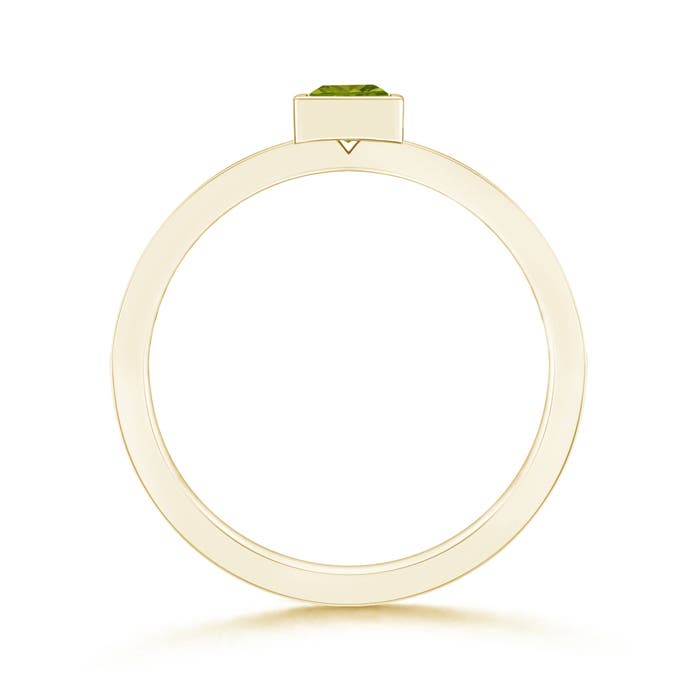 AAA - Peridot / 0.26 CT / 14 KT Yellow Gold