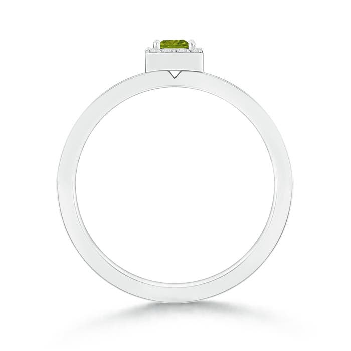 AAA - Peridot / 0.32 CT / 14 KT White Gold