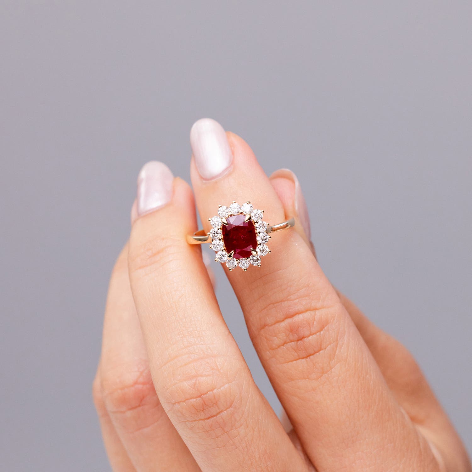 A - Ruby / 1.95 CT / 14 KT Yellow Gold