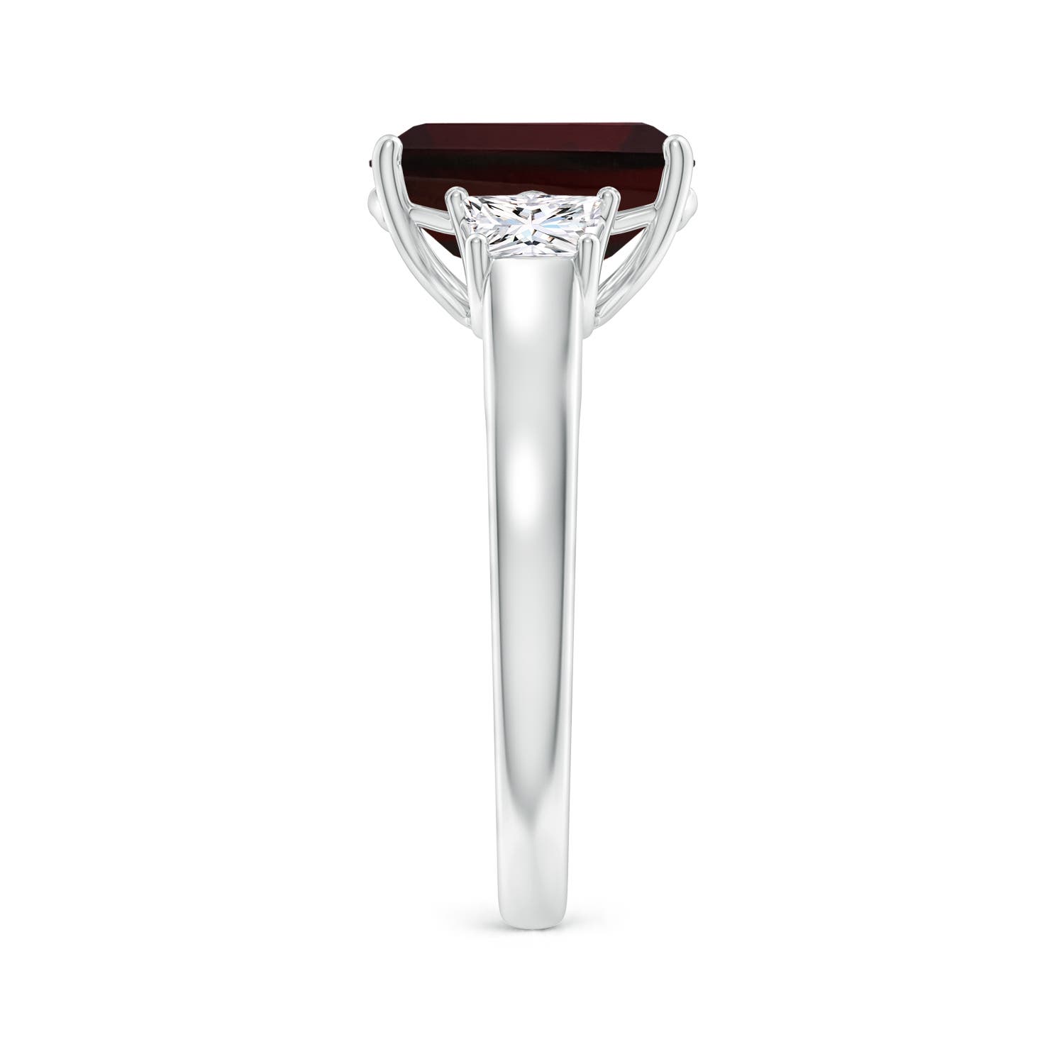 A - Garnet / 4.32 CT / 14 KT White Gold