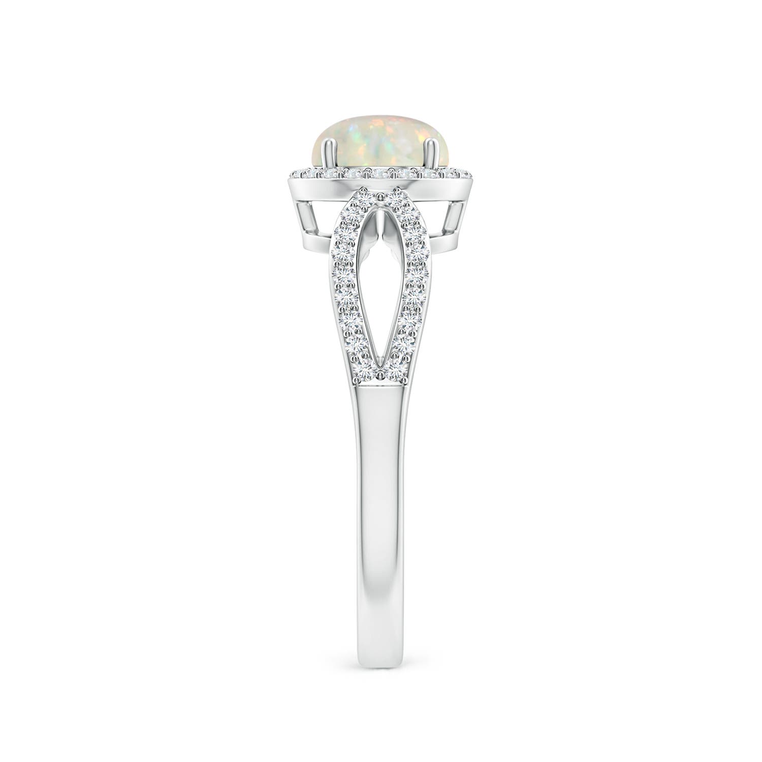 AAA - Opal / 0.78 CT / 14 KT White Gold