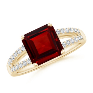 8mm AAAA Solitaire Emerald-Cut Garnet Split Shank Ring in Yellow Gold