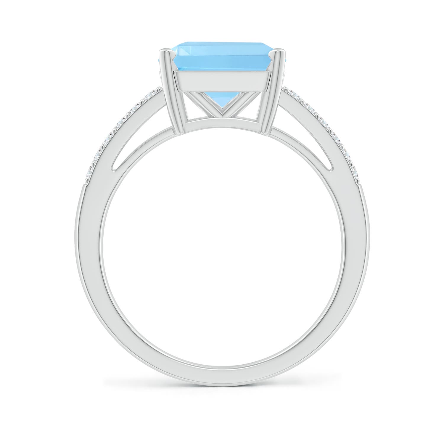 A - Swiss Blue Topaz / 4.74 CT / 14 KT White Gold