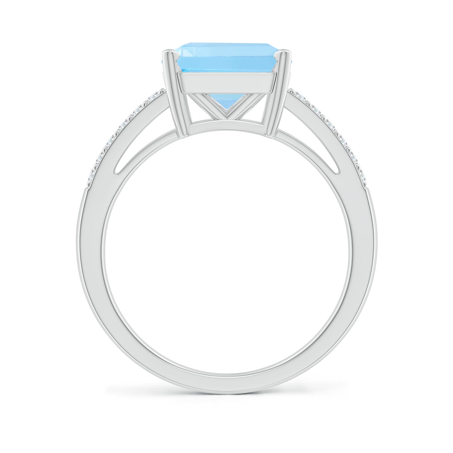 AA - Swiss Blue Topaz / 4.74 CT / 14 KT White Gold