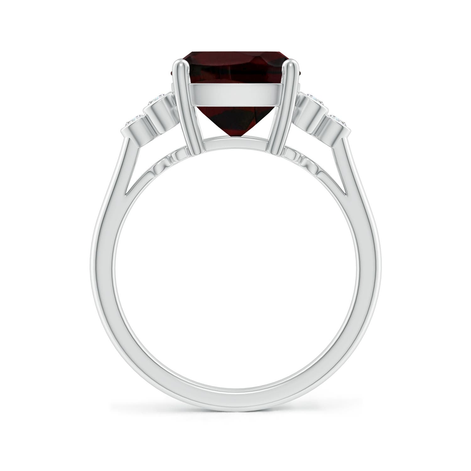 A - Garnet / 4.65 CT / 14 KT White Gold