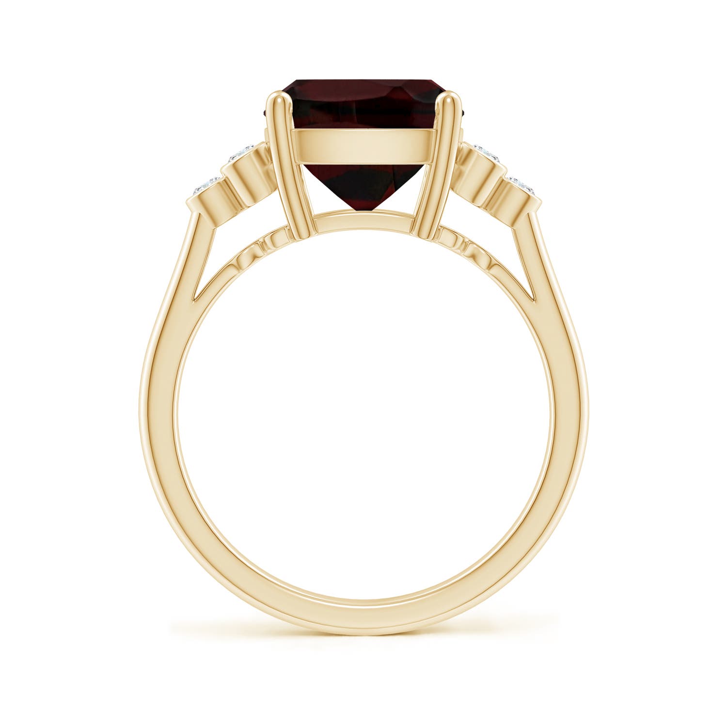 A - Garnet / 4.65 CT / 14 KT Yellow Gold