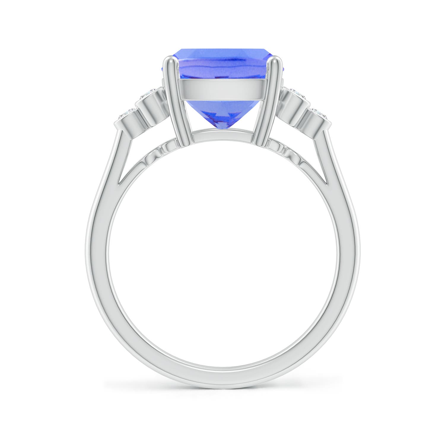 AA - Tanzanite / 3.95 CT / 14 KT White Gold