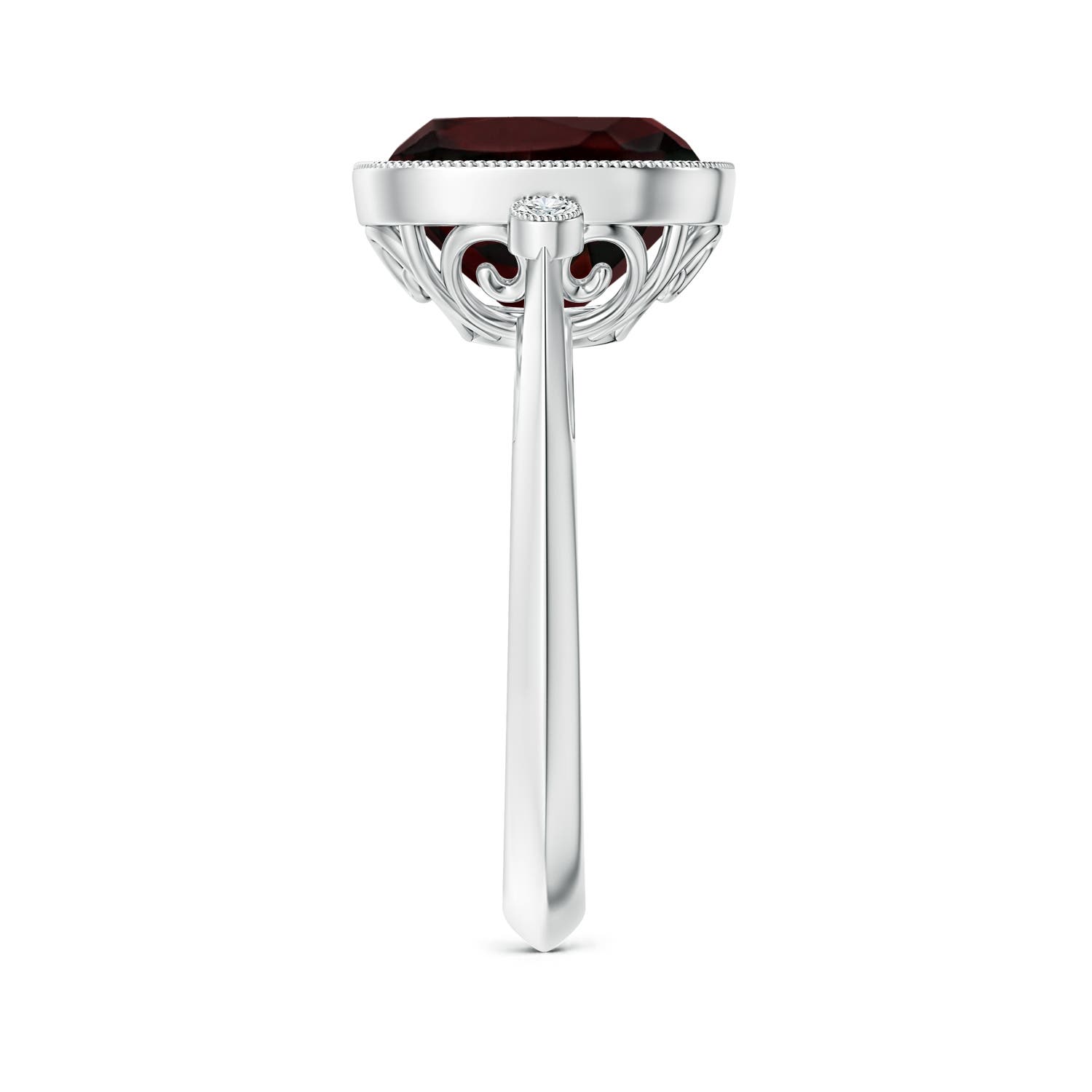 A - Garnet / 4.26 CT / 14 KT White Gold