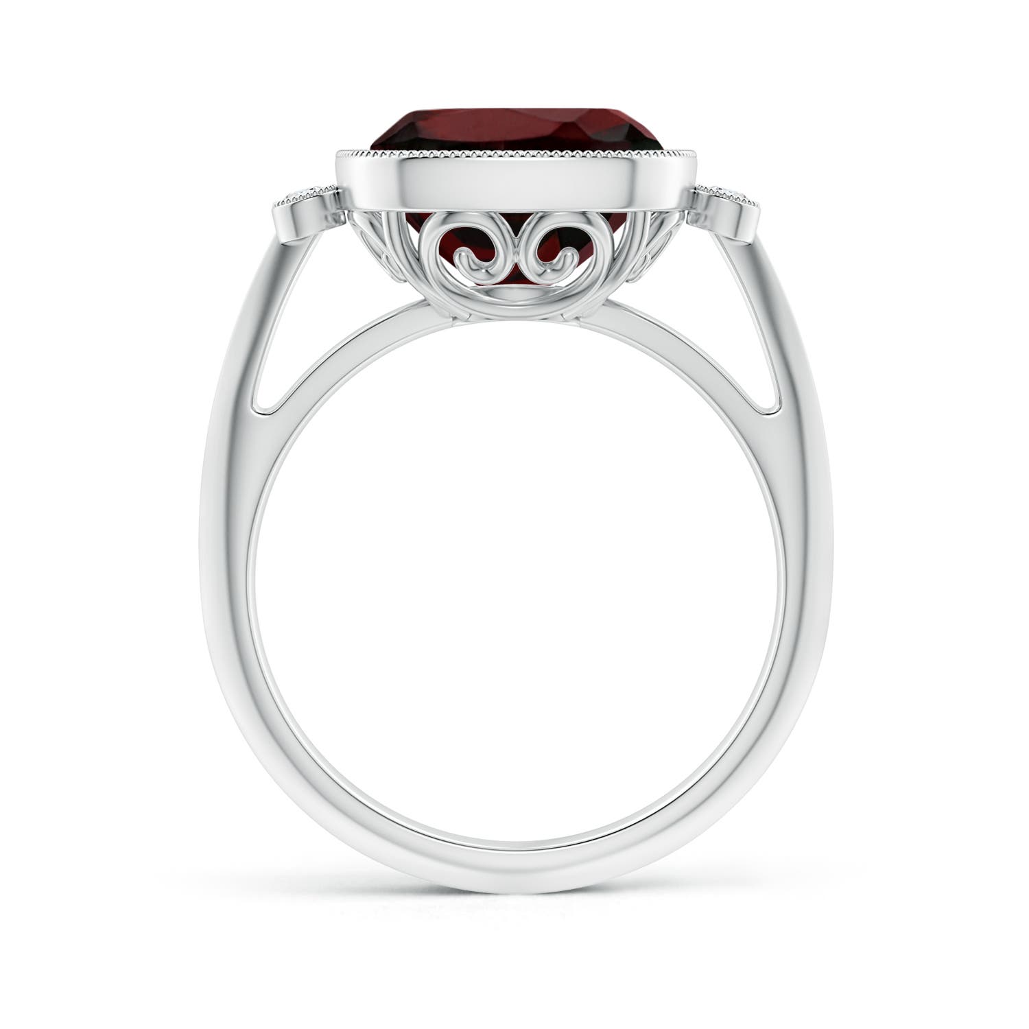 AA - Garnet / 4.26 CT / 14 KT White Gold