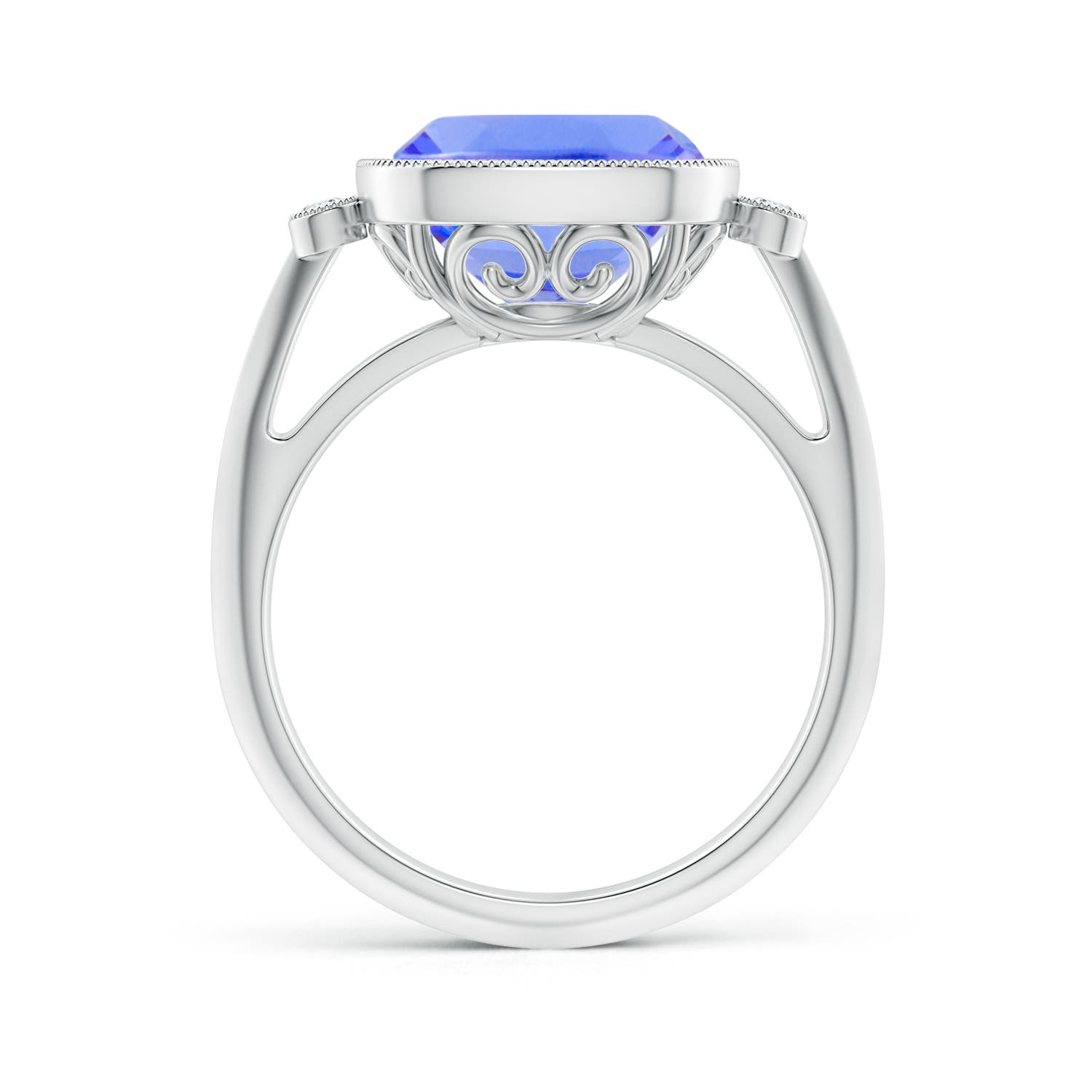 AA - Tanzanite / 4.56 CT / 14 KT White Gold