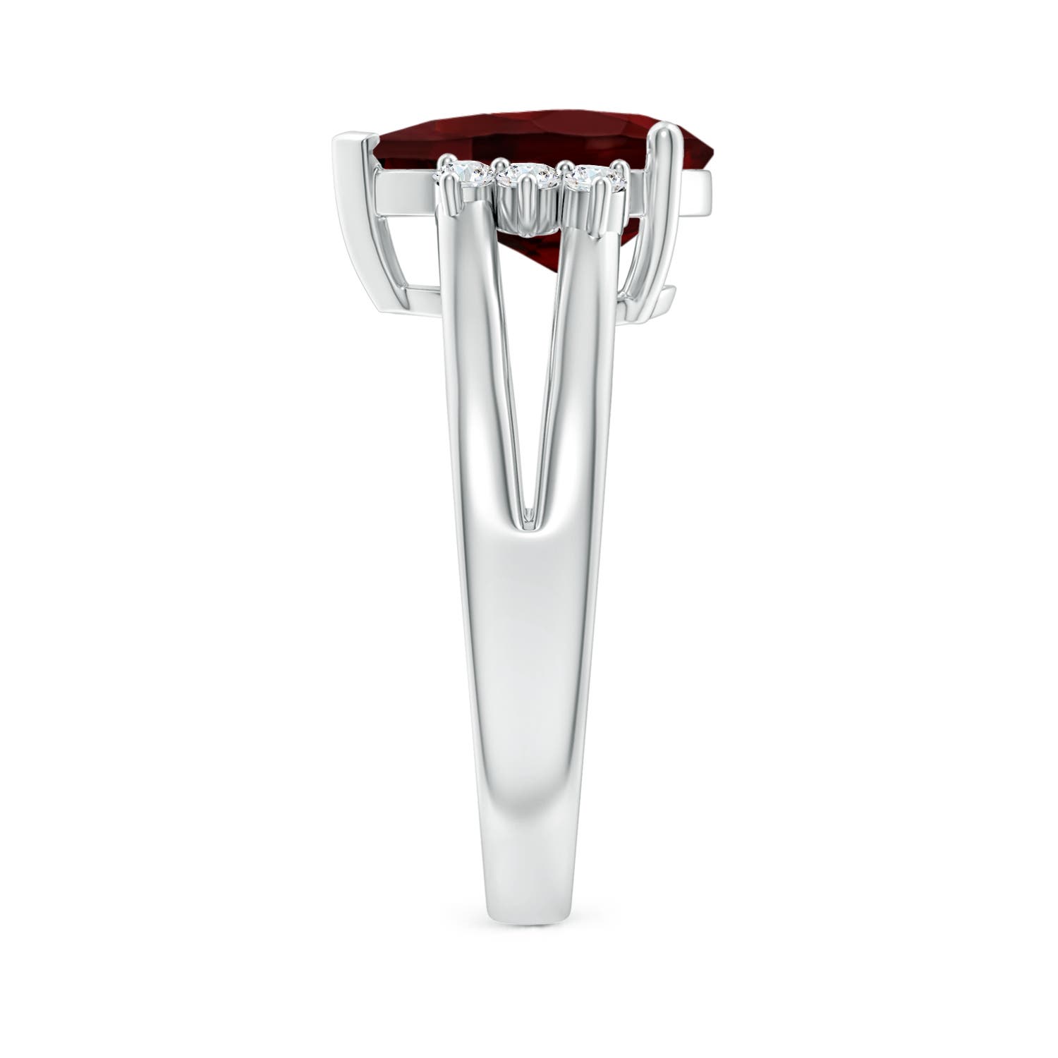 AA - Garnet / 3.67 CT / 14 KT White Gold