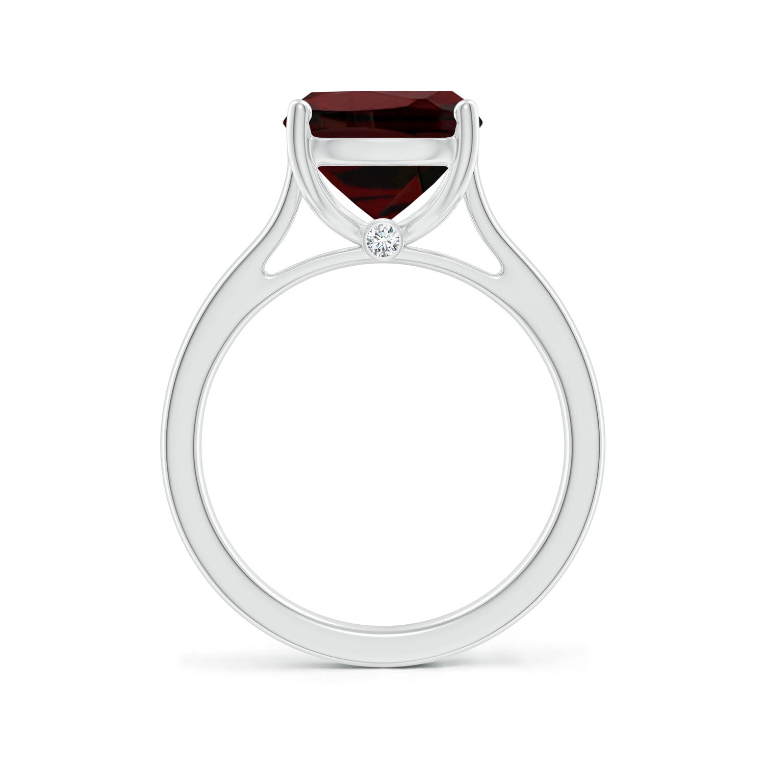 AA - Garnet / 4.53 CT / 14 KT White Gold