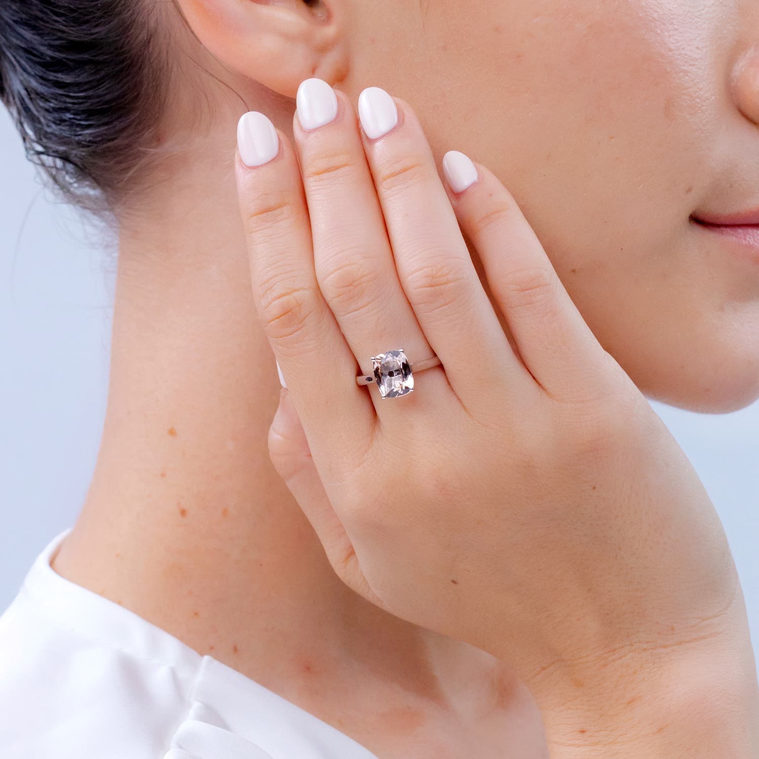 SR1072MG lifestyle image - lifestyle 4