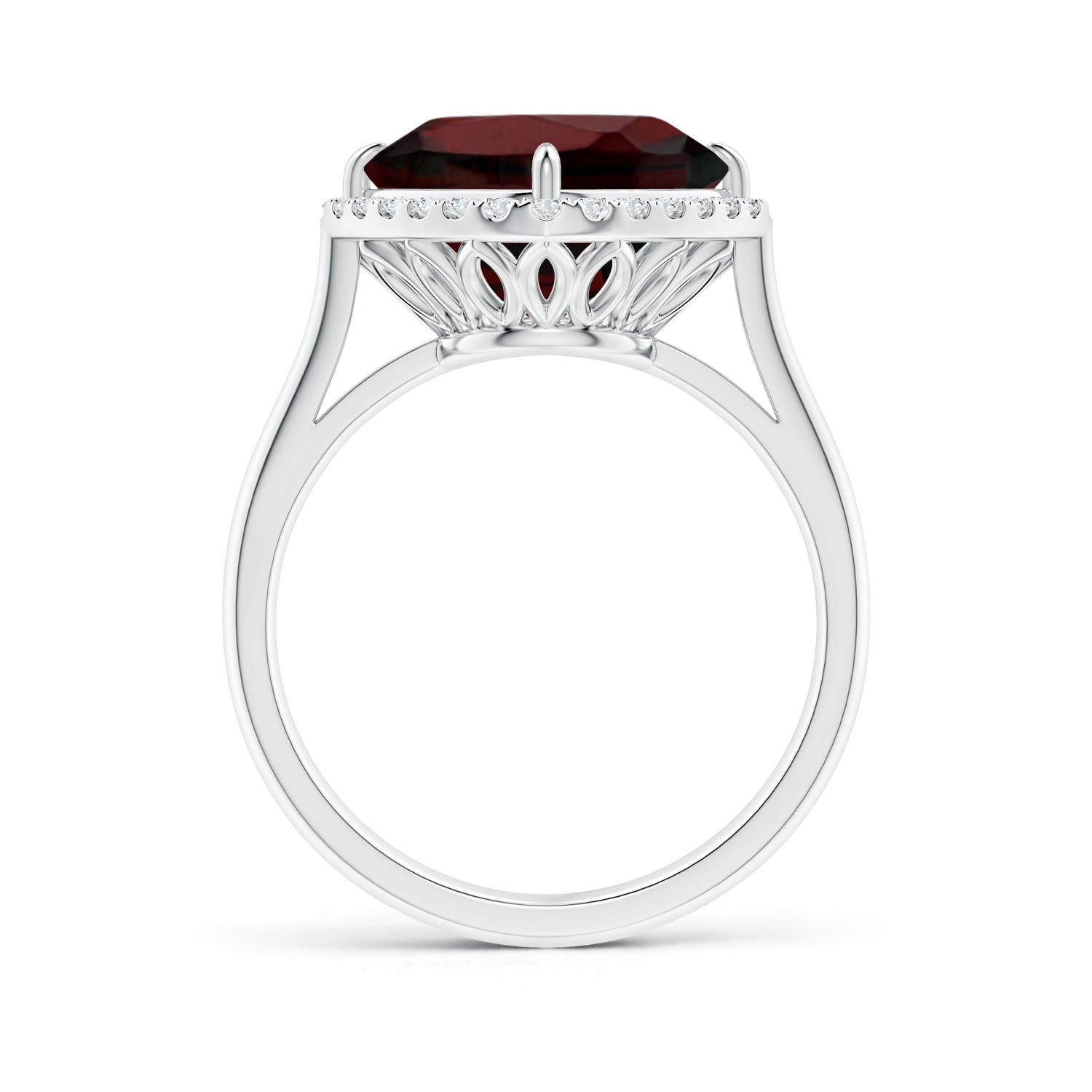 AA - Garnet / 4.42 CT / 14 KT White Gold