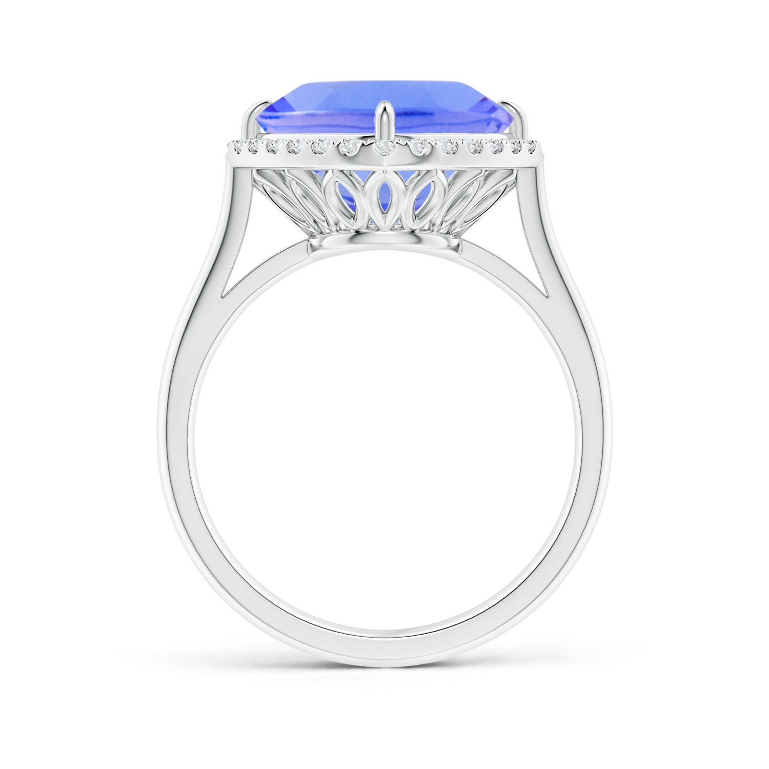 AA - Tanzanite / 4.72 CT / 14 KT White Gold