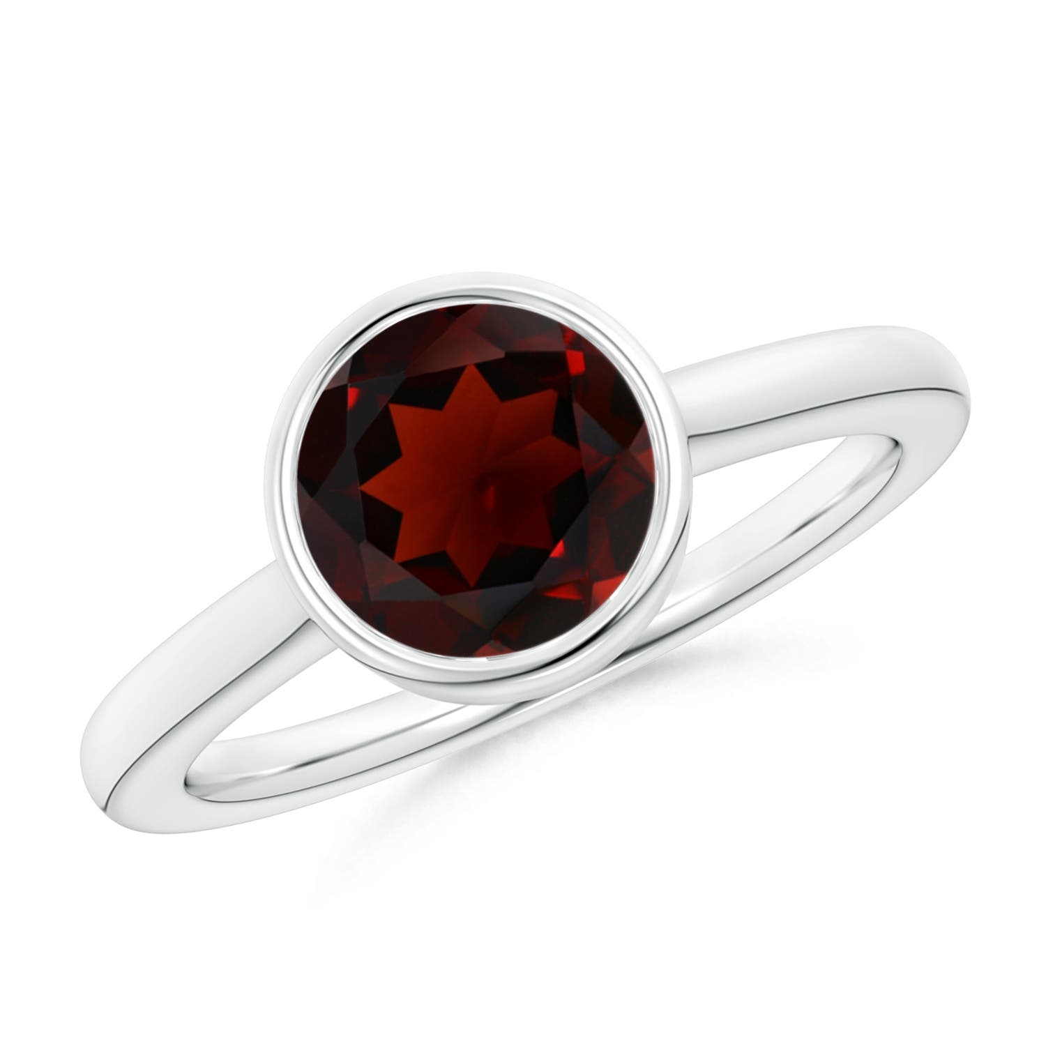 AA - Garnet / 2.2 CT / 14 KT White Gold