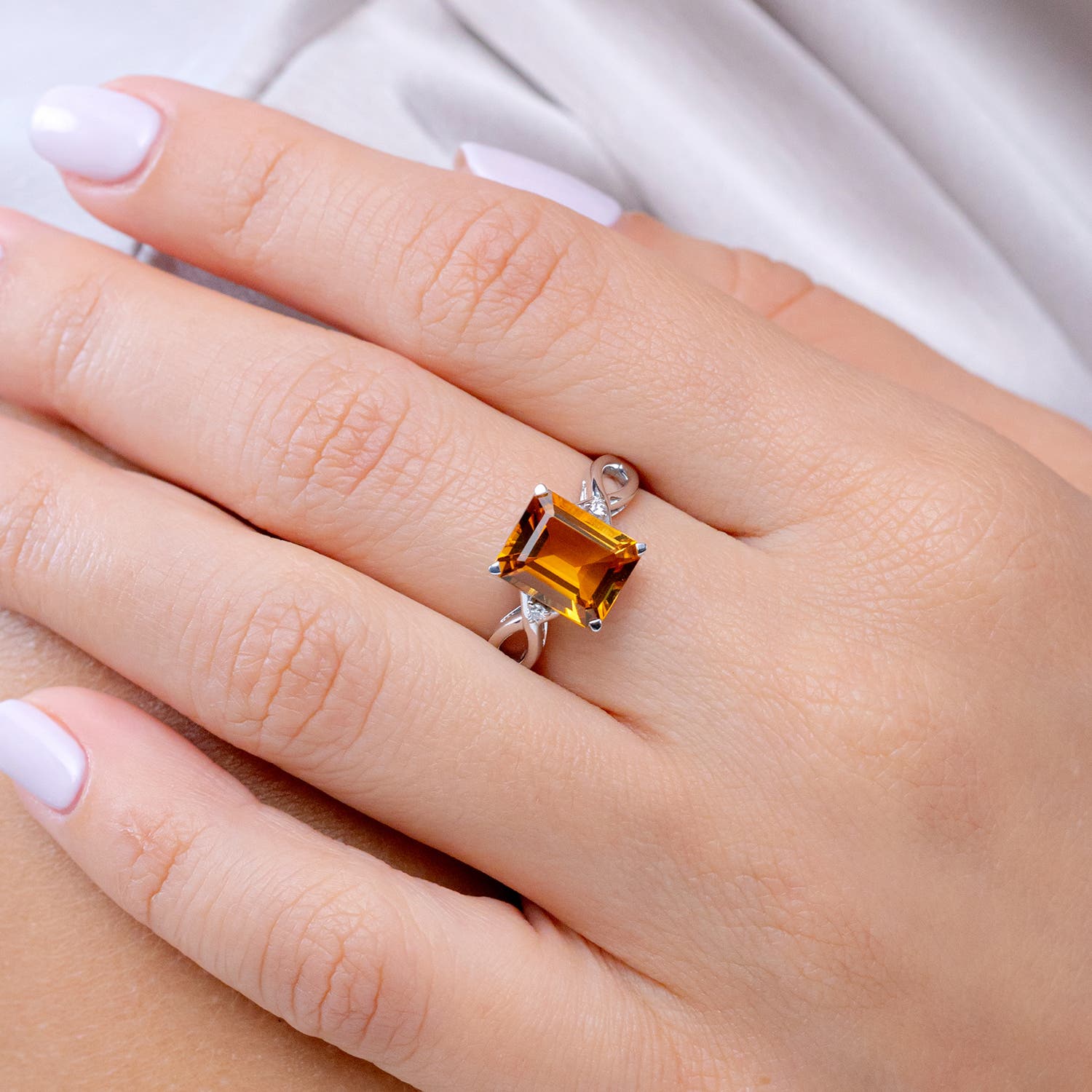 SR1076CTD lifestyle image - lifestyle 4