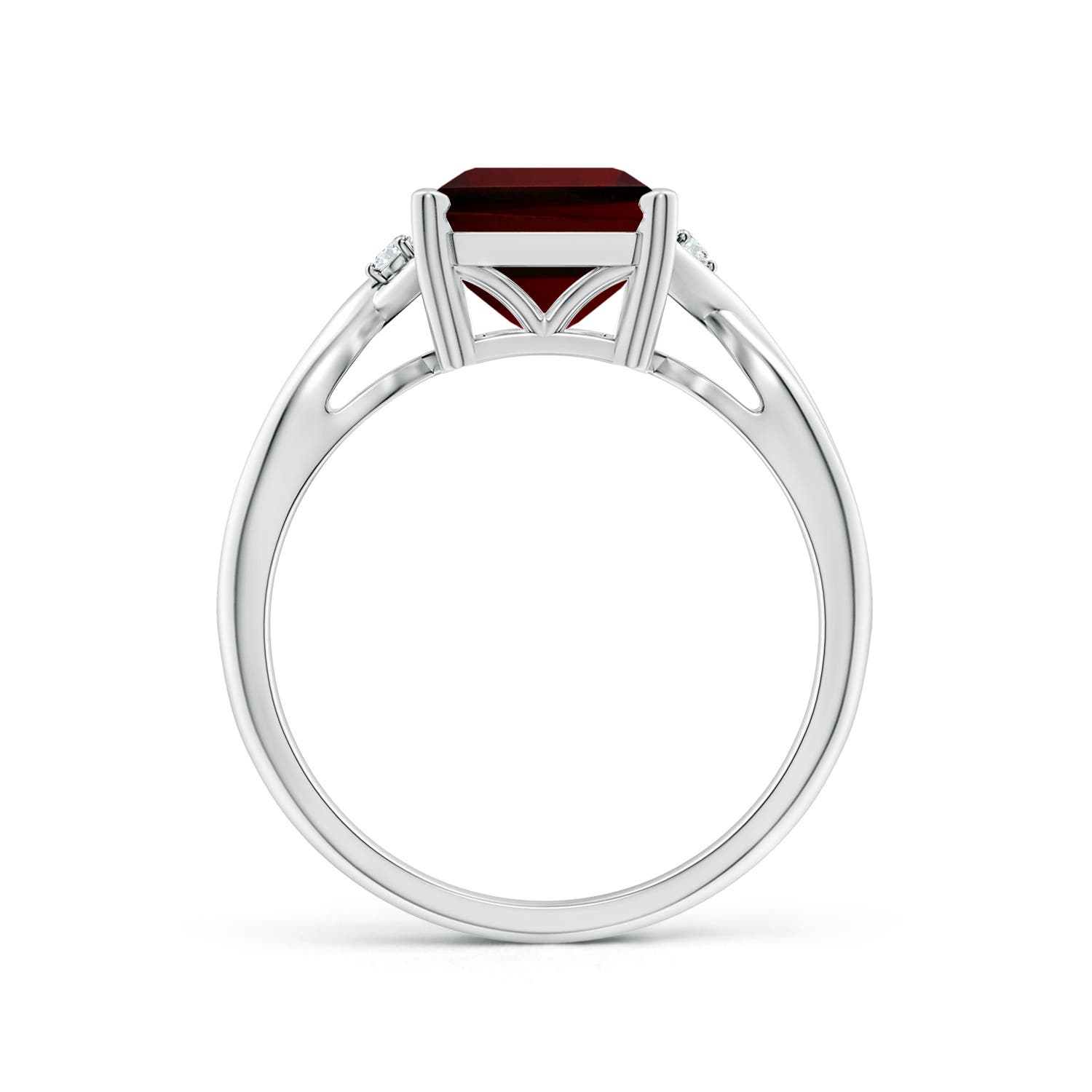 AA - Garnet / 4.03 CT / 14 KT White Gold