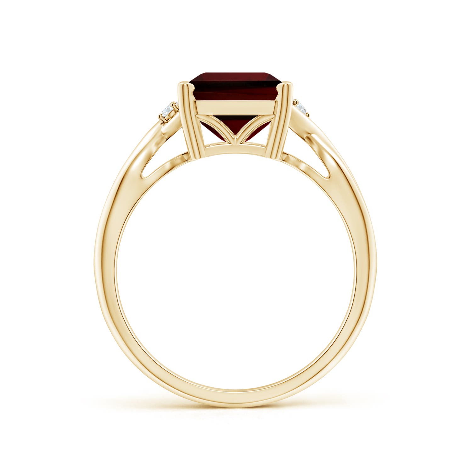 AA - Garnet / 4.03 CT / 14 KT Yellow Gold