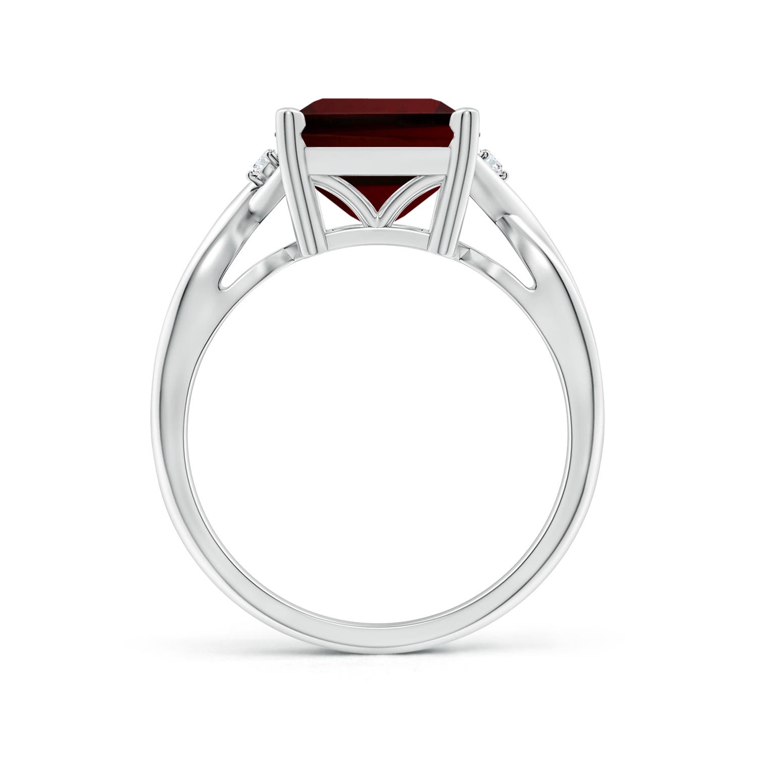 AA - Garnet / 5.53 CT / 14 KT White Gold