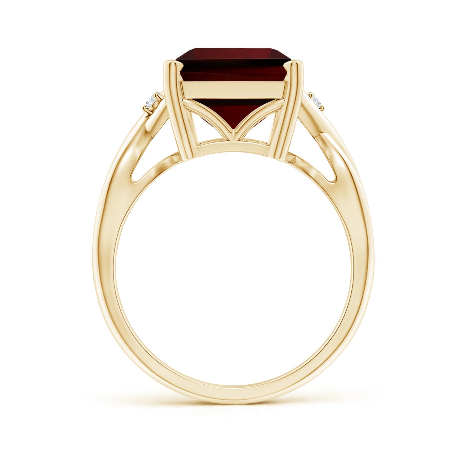 AA - Garnet / 8.53 CT / 14 KT Yellow Gold