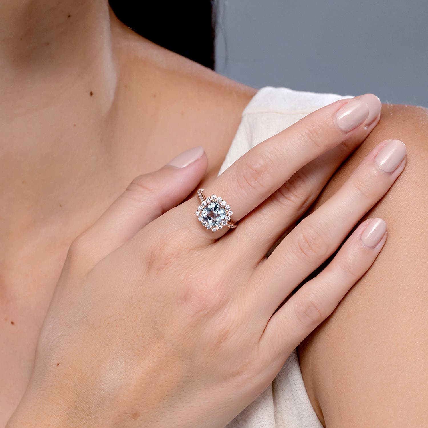 SR1078AQD lifestyle image - lifestyle 4