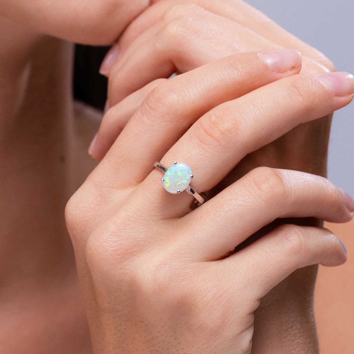 Angara Natural Oval Solitaire 1.1Ct Opal Cocktail Ring in 14K Solid Gold (9x7MM) - Bild 16 von 48