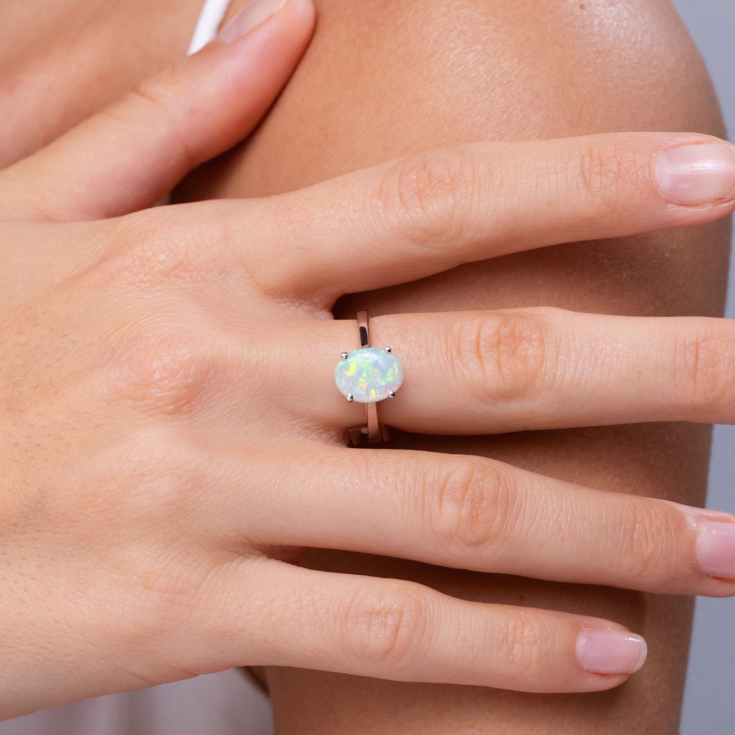 Angara Natural Oval Solitaire 1.1Ct Opal Cocktail Ring in 14K Solid Gold (9x7MM) - Bild 17 von 48