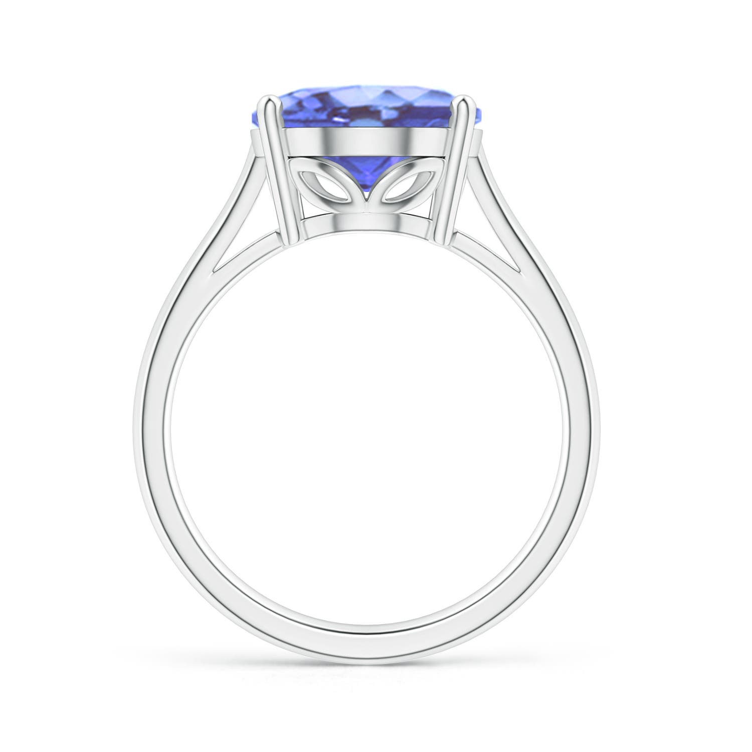 A - Tanzanite / 4.8 CT / 14 KT White Gold