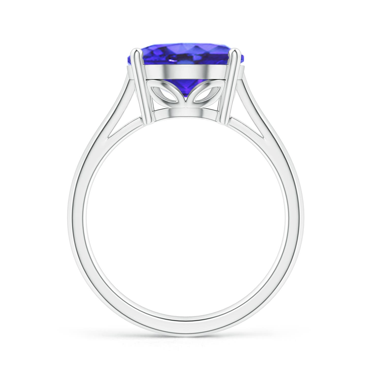 AA - Tanzanite / 4.8 CT / 14 KT White Gold