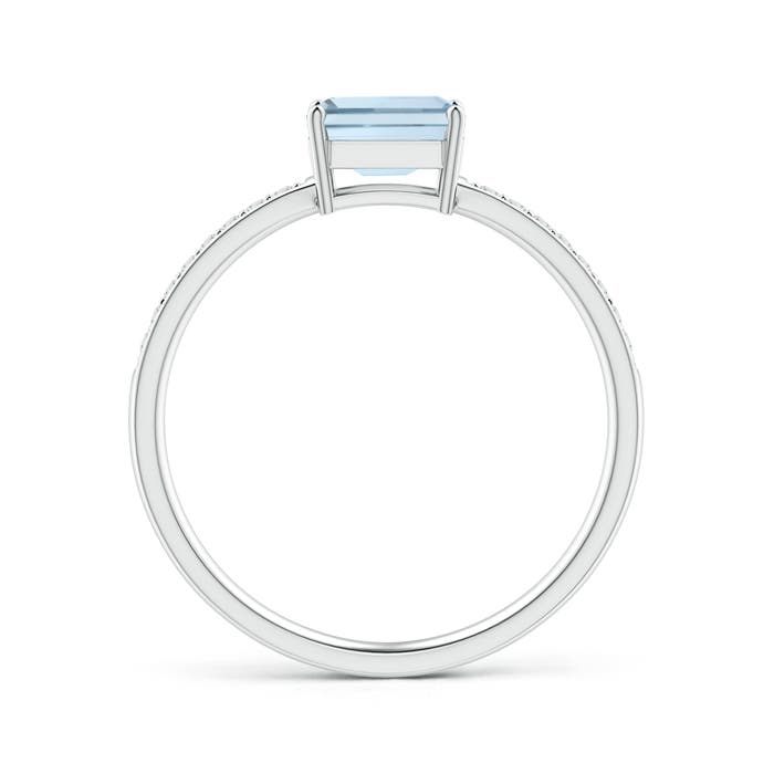 A - Aquamarine / 0.58 CT / 14 KT White Gold