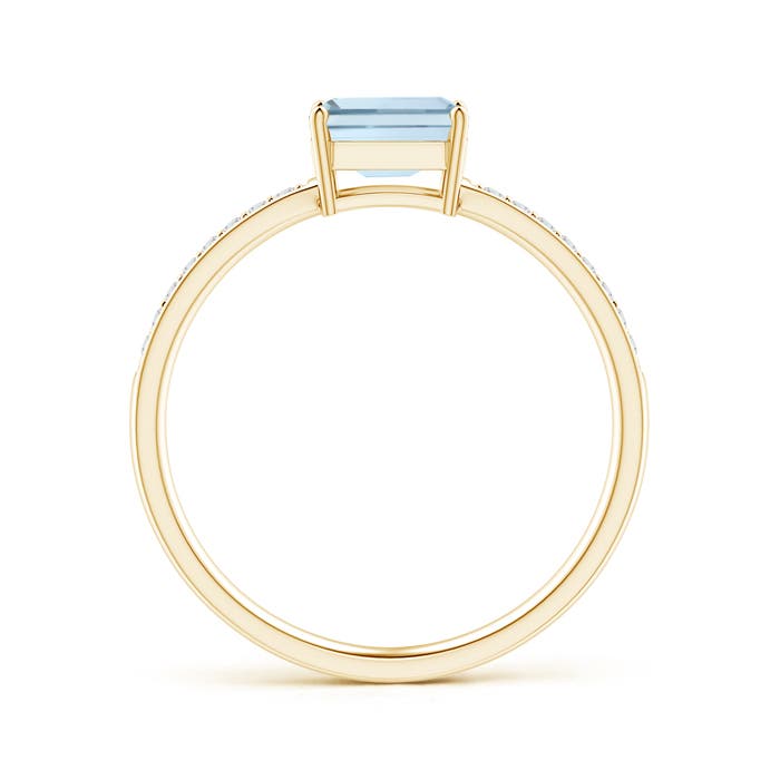 A - Aquamarine / 0.58 CT / 14 KT Yellow Gold