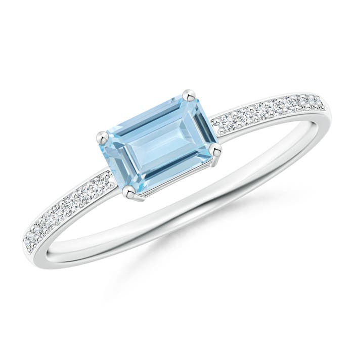 AA - Aquamarine / 0.58 CT / 14 KT White Gold