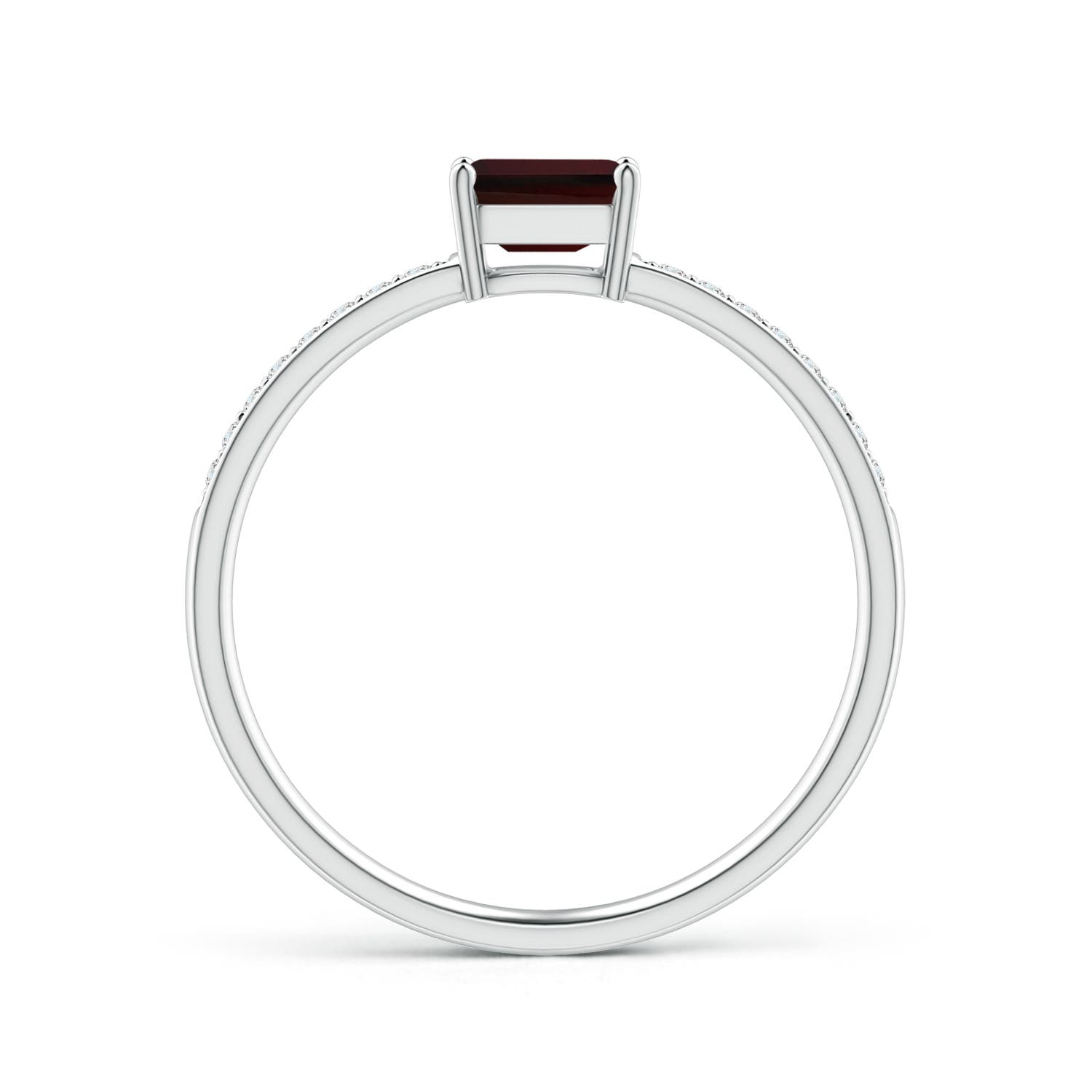 A - Garnet / 0.52 CT / 14 KT White Gold